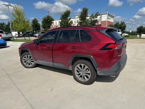 2022 Toyota RAV4 XLE Premium