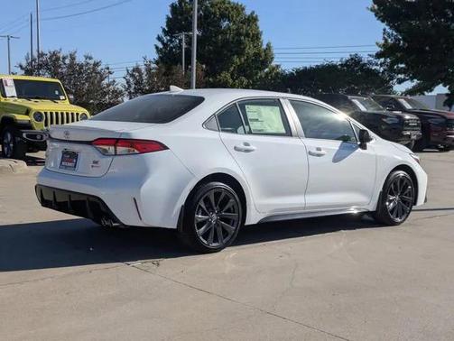 2026 Toyota Corolla Hybrid SE