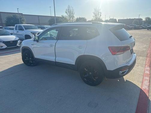 2022 Volkswagen Taos 1.5T SE