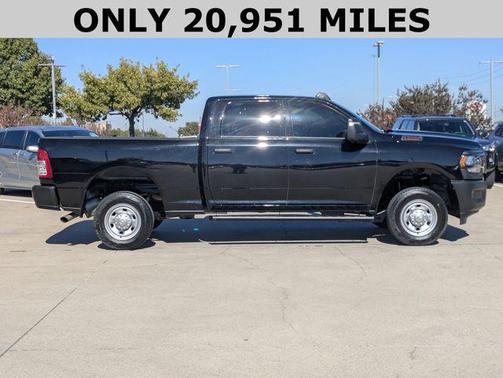 2024 RAM 2500 Tradesman Crew Cab 4x4 6'4' Box