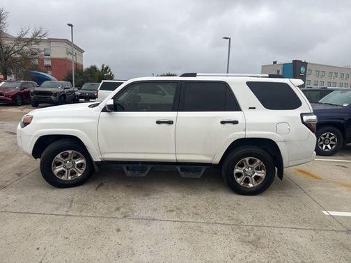 2020 Toyota 4Runner SR5