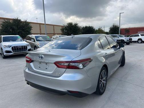 2024 Toyota Camry Hybrid XLE
