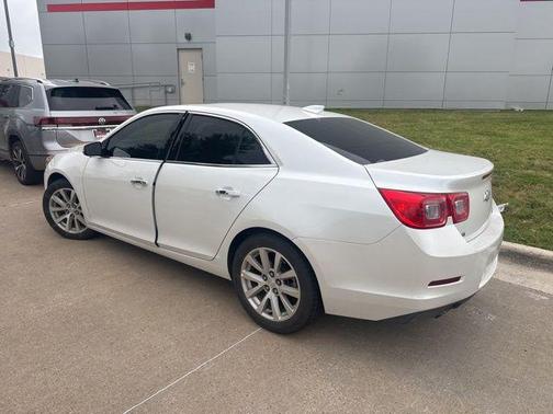 Iridescent Pearl Tricoat 2016 Chevrolet Malibu Limited LTZ
