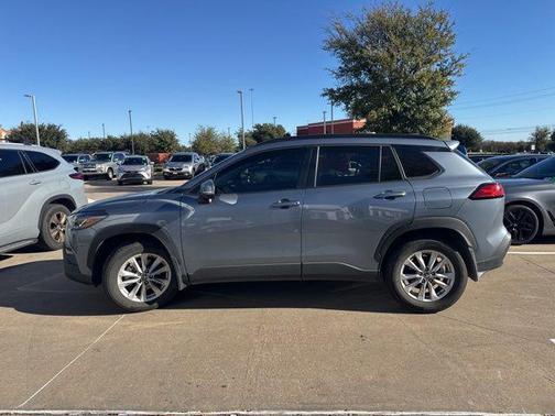 2023 Toyota Corolla Cross LE