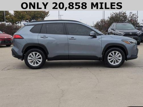 2023 Toyota Corolla Cross LE