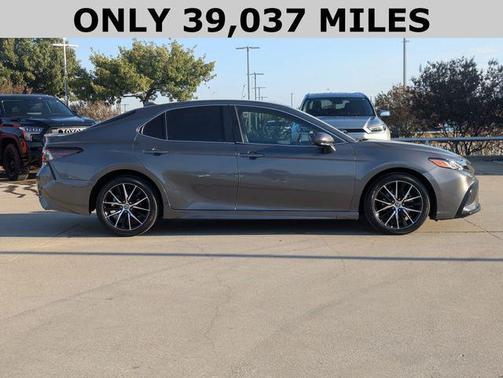 2021 Toyota Camry SE