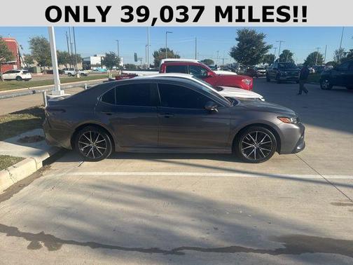 2021 Toyota Camry SE