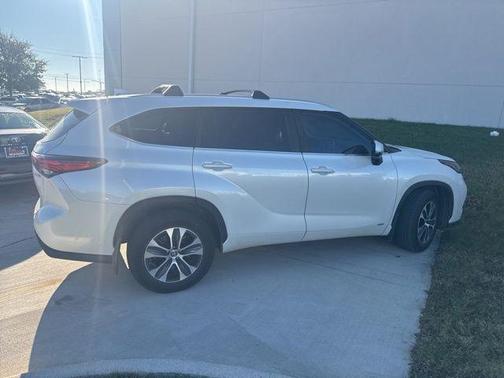 2023 Toyota Highlander Hybrid XLE