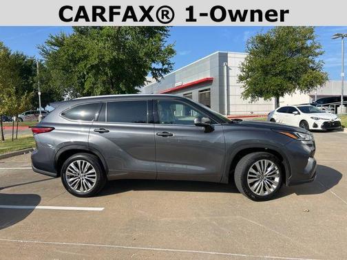 2023 Toyota Highlander Platinum