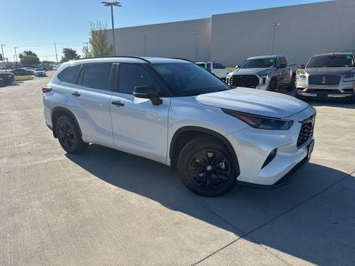 2024 Toyota Highlander Hybrid XLE