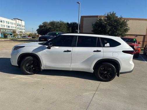 2024 Toyota Highlander Hybrid XLE