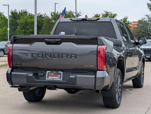 2025 Toyota Tundra Hybrid Platinum