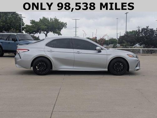 2020 Toyota Camry Hybrid SE