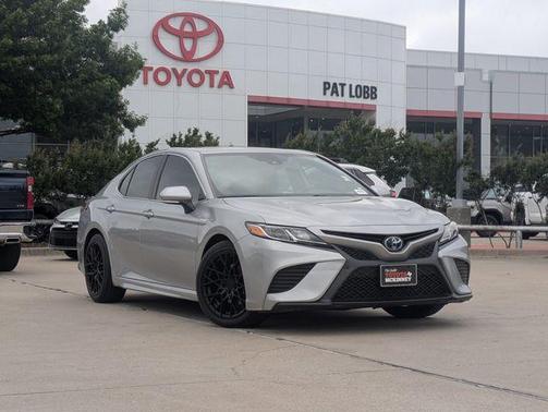 2020 Toyota Camry Hybrid SE