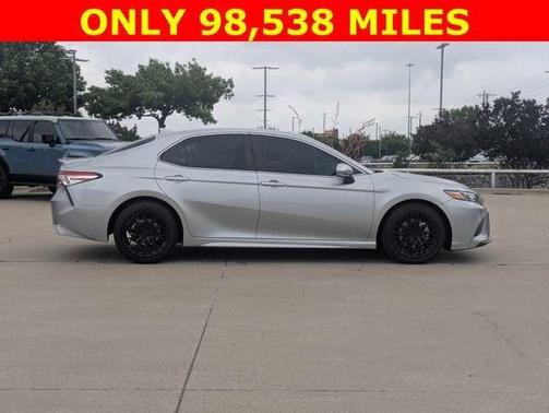 2020 Toyota Camry Hybrid SE