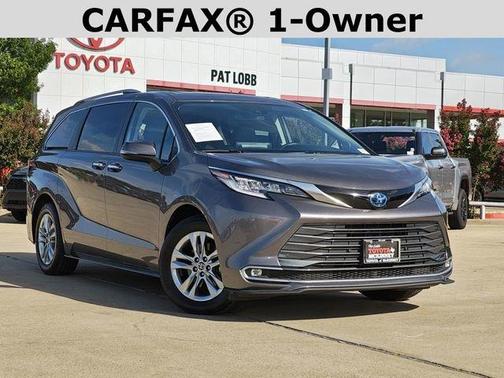 2022 Toyota Sienna Limited