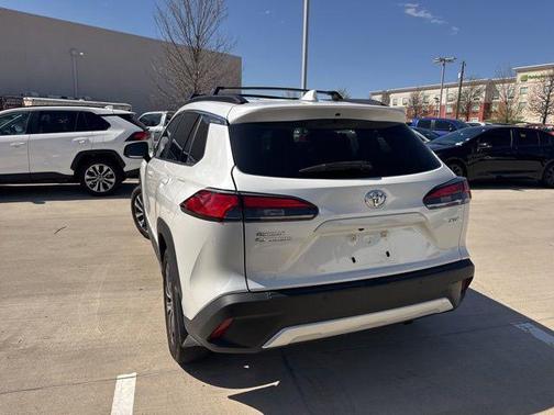 2024 Toyota Corolla Cross XLE