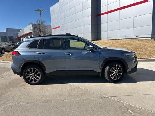 2022 Toyota Corolla Cross XLE