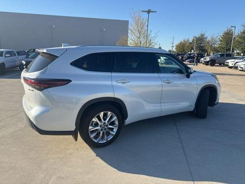 2024 Toyota Highlander Hybrid Limited
