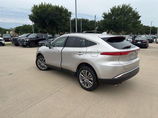 2022 Toyota Venza XLE