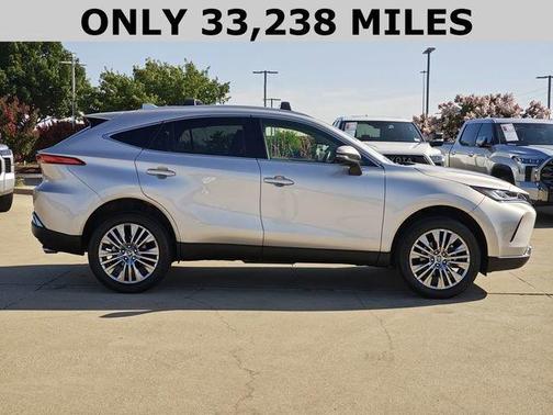 2022 Toyota Venza XLE