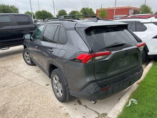 2022 Toyota RAV4 Hybrid LE