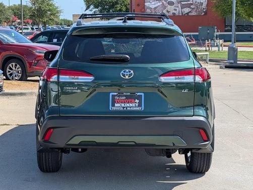 2025 Toyota Corolla Cross LE