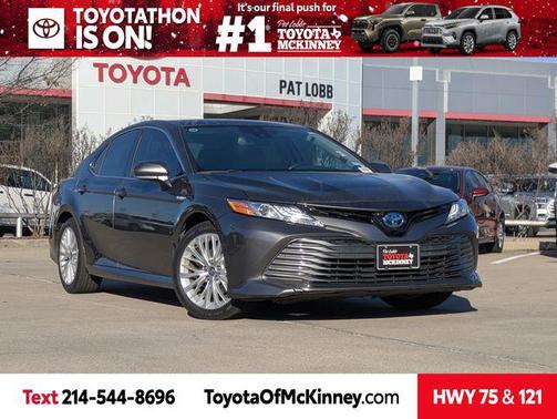 2020 Toyota Camry Hybrid XLE