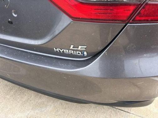 2021 Toyota Camry Hybrid LE