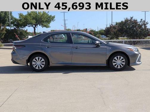 2021 Toyota Camry Hybrid LE