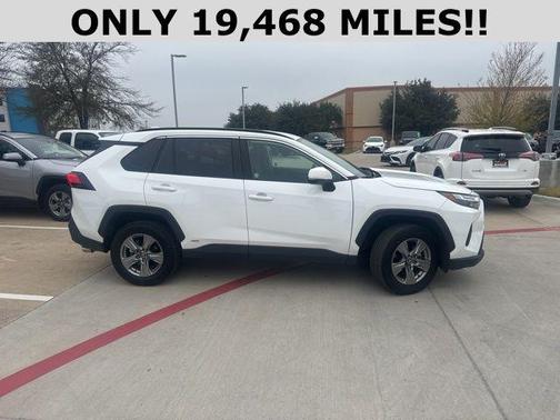 2025 Toyota RAV4 Hybrid XLE