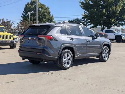 2025 Toyota RAV4 Hybrid LE