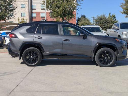 2024 Toyota RAV4 Hybrid SE