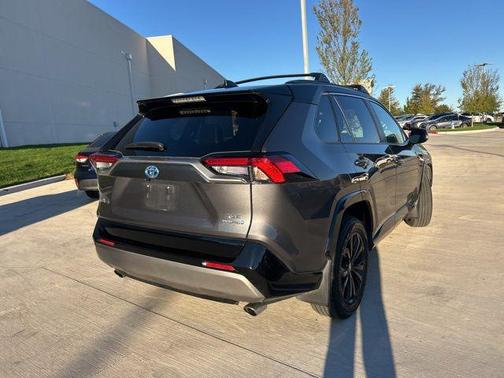 2024 Toyota RAV4 Hybrid SE