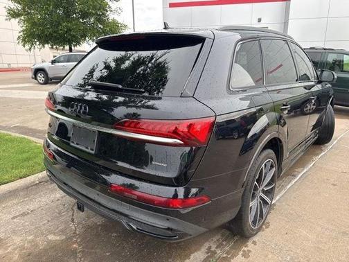 2021 Audi Q7 55 Premium Plus