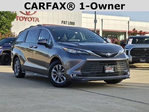 2022 Toyota Sienna XLE