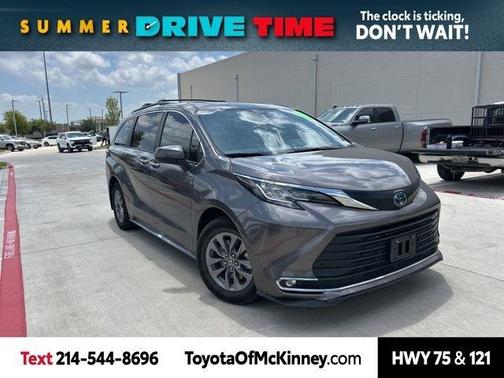 2022 Toyota Sienna XLE
