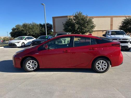 2022 Toyota Prius LE