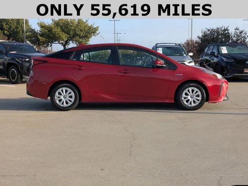 2022 Toyota Prius LE