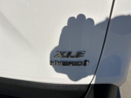 2023 Toyota RAV4 Hybrid XLE