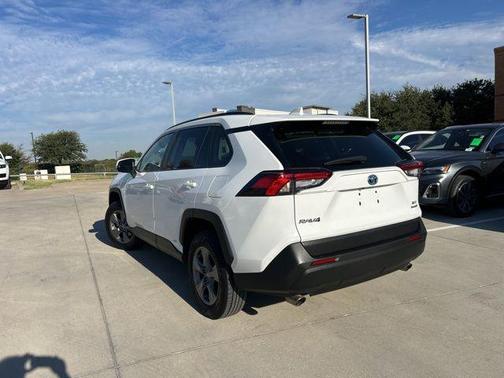 2023 Toyota RAV4 Hybrid XLE