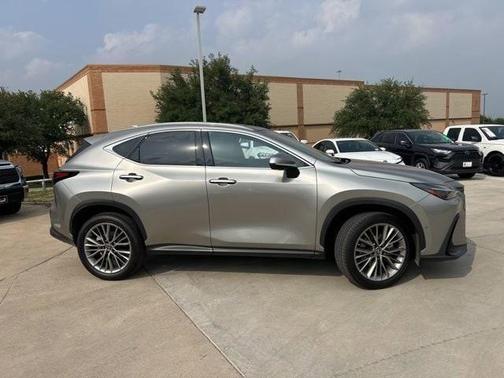 2022 Lexus NX 350h Luxury