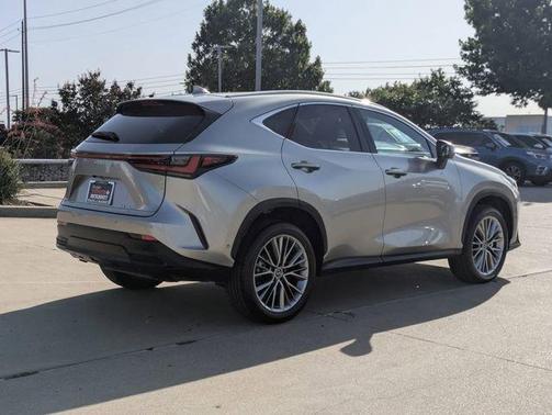 2022 Lexus NX 350h Luxury