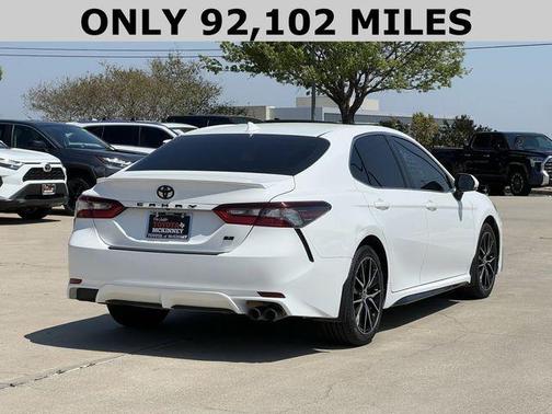 2022 Toyota Camry SE