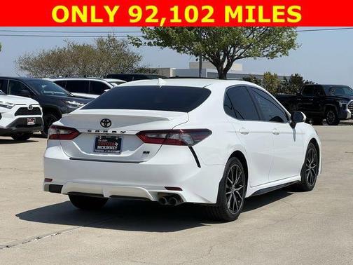 2022 Toyota Camry SE