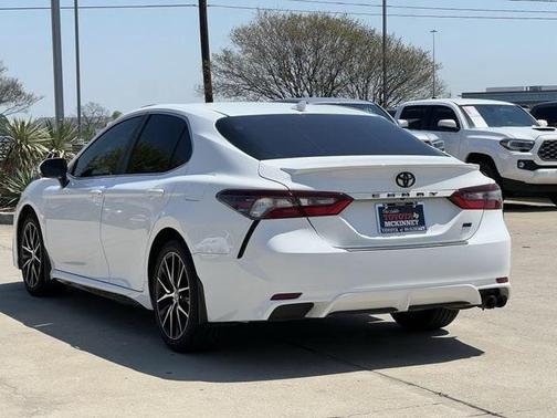 2022 Toyota Camry SE