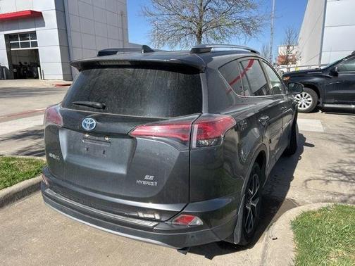 2018 Toyota RAV4 Hybrid SE