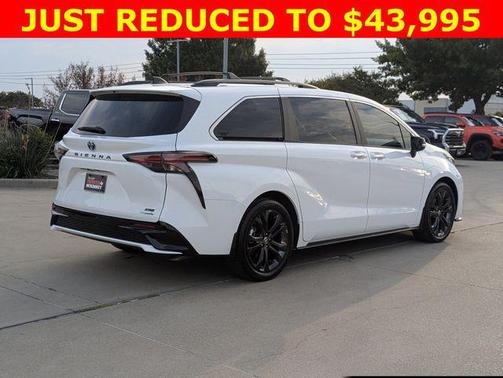 2024 Toyota Sienna XSE 7 Passenger