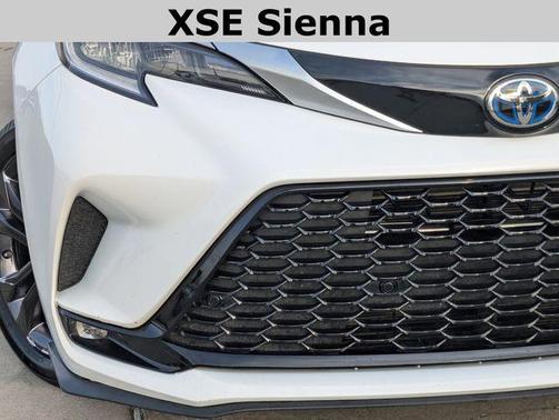 2024 Toyota Sienna XSE 7 Passenger