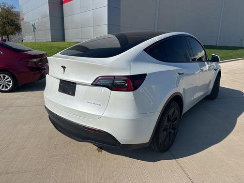 2024 Tesla Model Y Long Range Dual Motor All-Wheel Drive